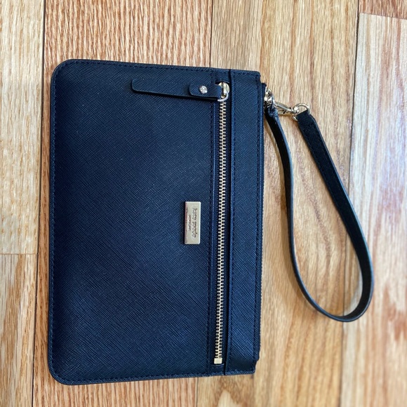 kate spade Handbags - Kate Spade wristlet / wallet